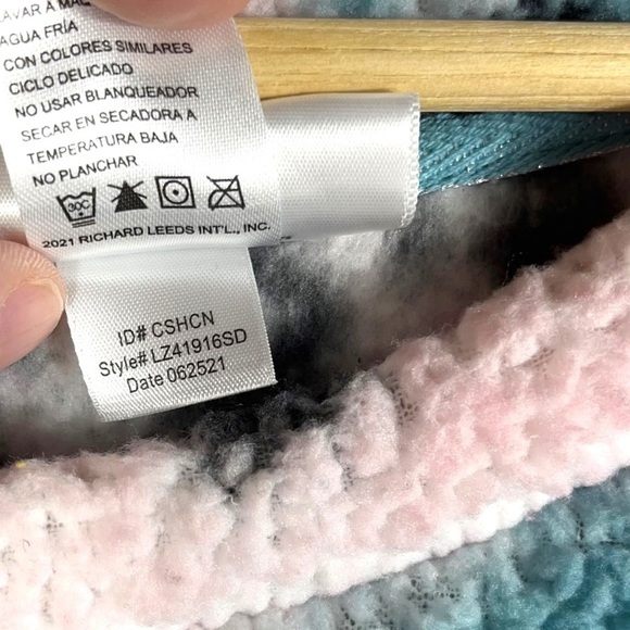 4 for $20 SALE! Friends Teddy Fleece Graphic Lounge Sweatshirt, Dreamy Pink,2X - Picture 7 of 10